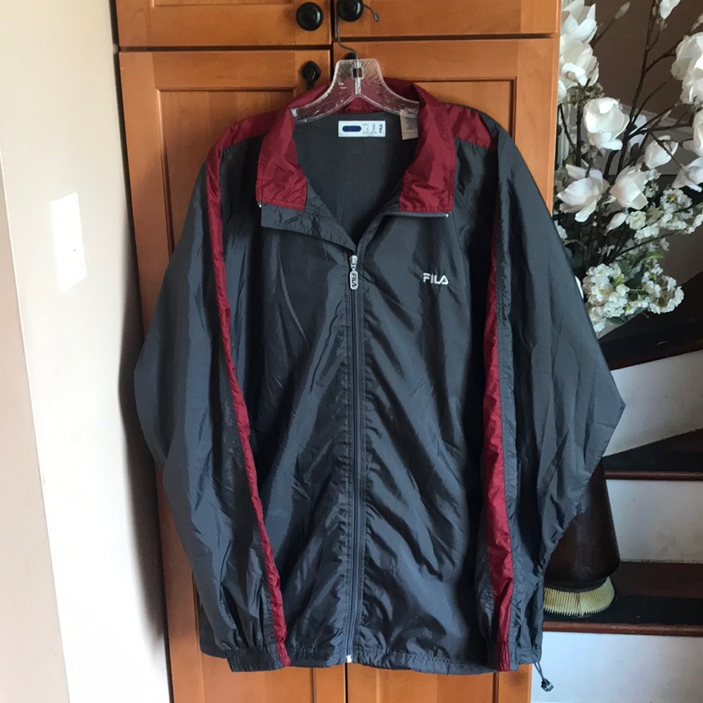 Like new Dark Grey/Maroon windbreaker size XL